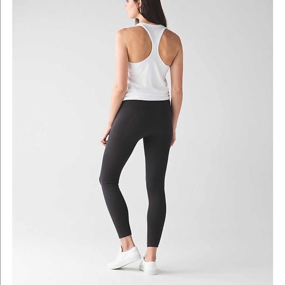 LULULEMON Flow and go crop